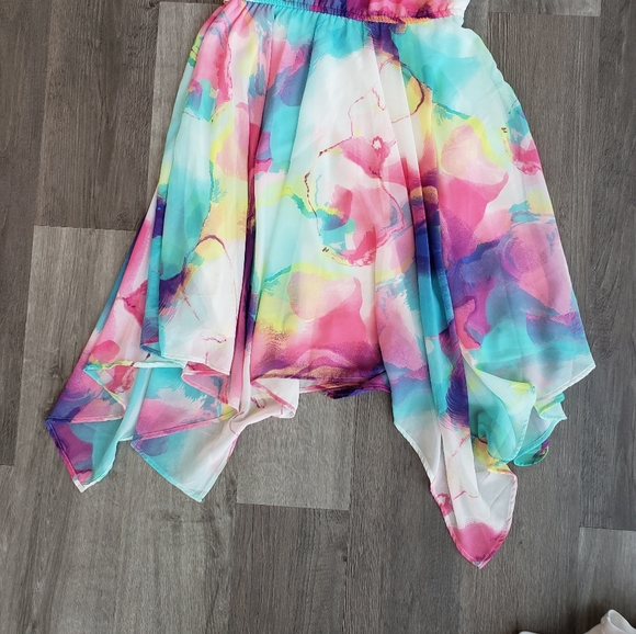 Children's Place Mommy, & Me Watercolor Matching Cold Shoulder Hanky Hem Dress - Picture 6 of 10